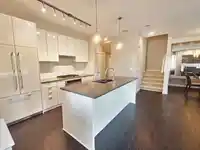14 5510 ADMIRAL WAY - thumbnail 6