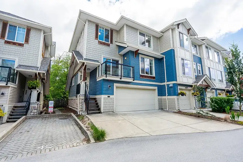 94 20498 82 AVENUE - photo 2 of 36