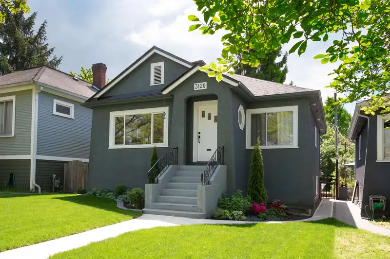 3120 TURNER STREET - photo 1 of 40