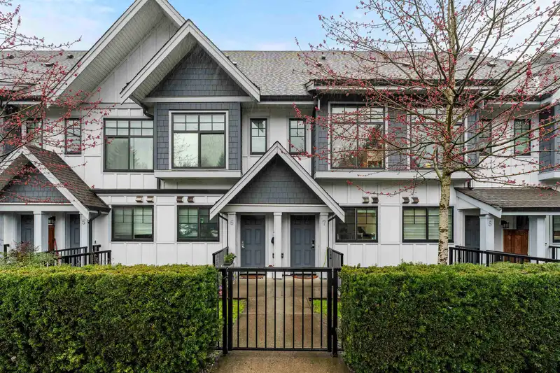 7 5132 CANADA WAY - photo 1 of 35