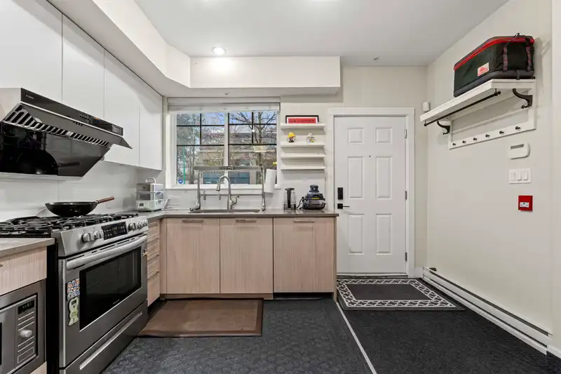 7 5132 CANADA WAY - photo 4 of 35