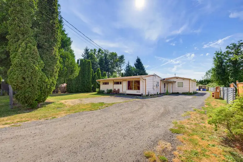 6976 GLOVER ROAD - photo 2 of 40