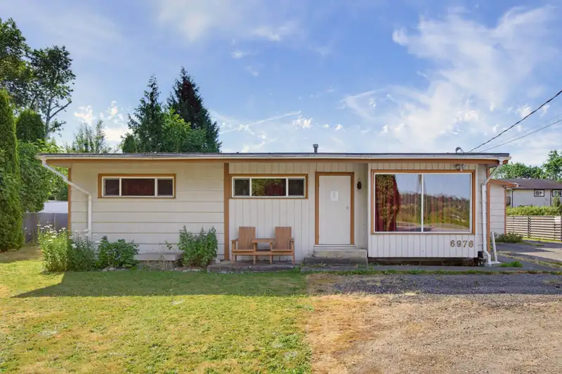 6976 GLOVER ROAD - photo 4 of 40