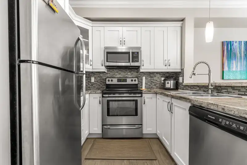 205 13897 FRASER HIGHWAY - photo 3 of 24