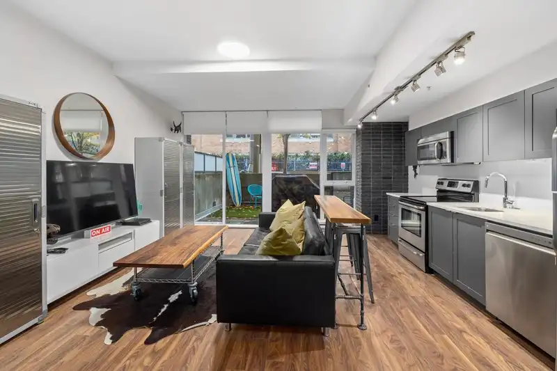 101 2511 QUEBEC STREET - photo 3 of 24