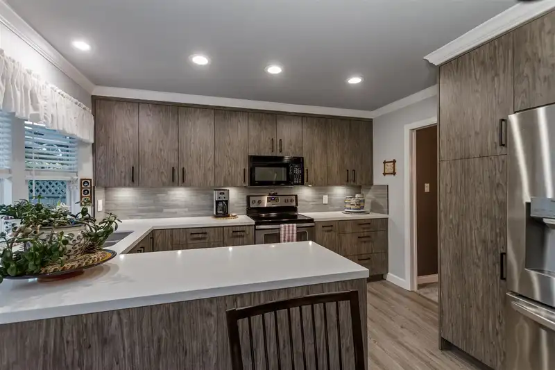 23 6061 W BOUNDARY DRIVE - photo 2 of 30
