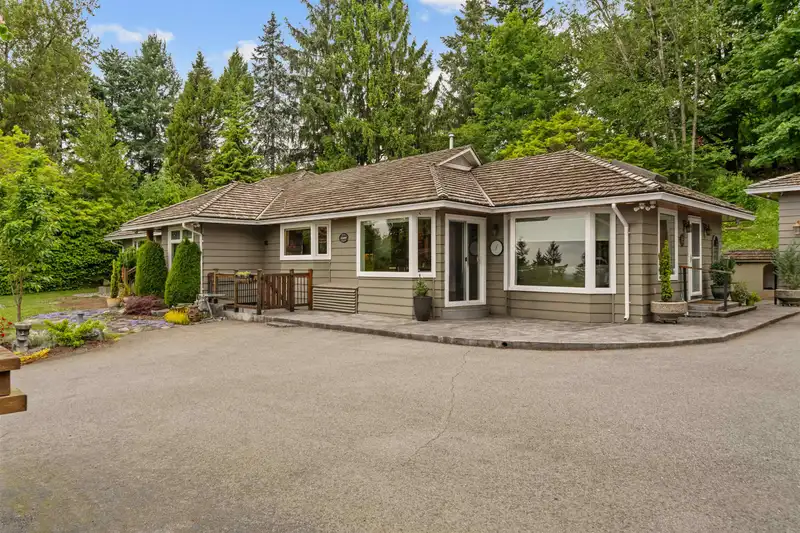 8054 SYKES STREET - photo 3 of 40