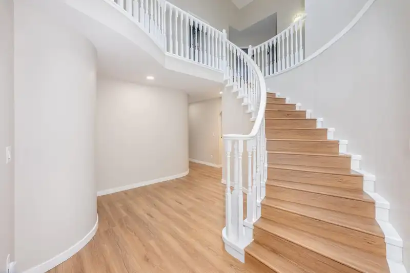 418 BALFOUR DRIVE - photo 3 of 40