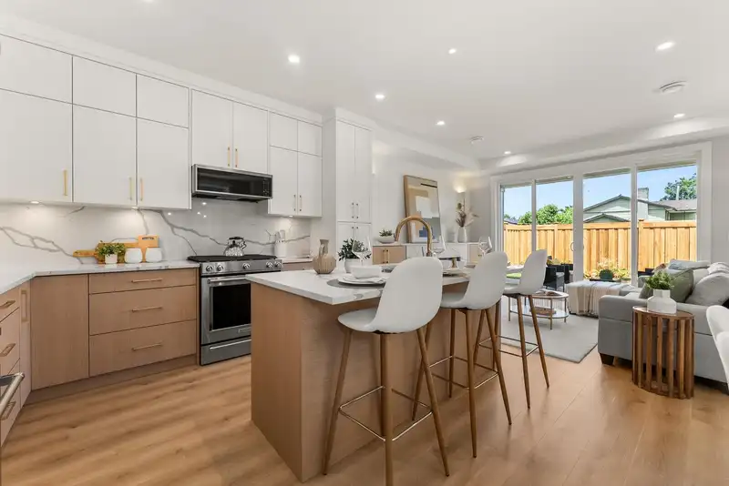 11811 DUNFORD ROAD - photo 2 of 40