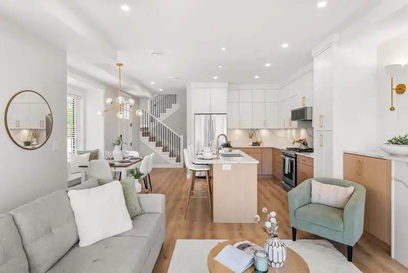 11811 DUNFORD ROAD - photo 3 of 40