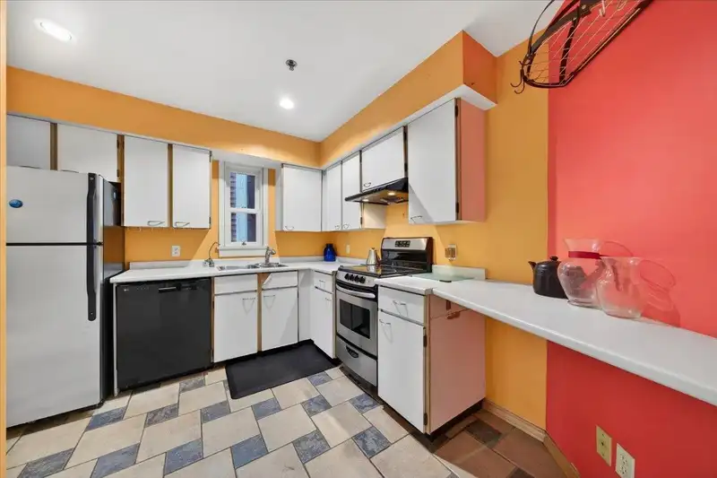 751 KEEFER STREET - photo 3 of 30