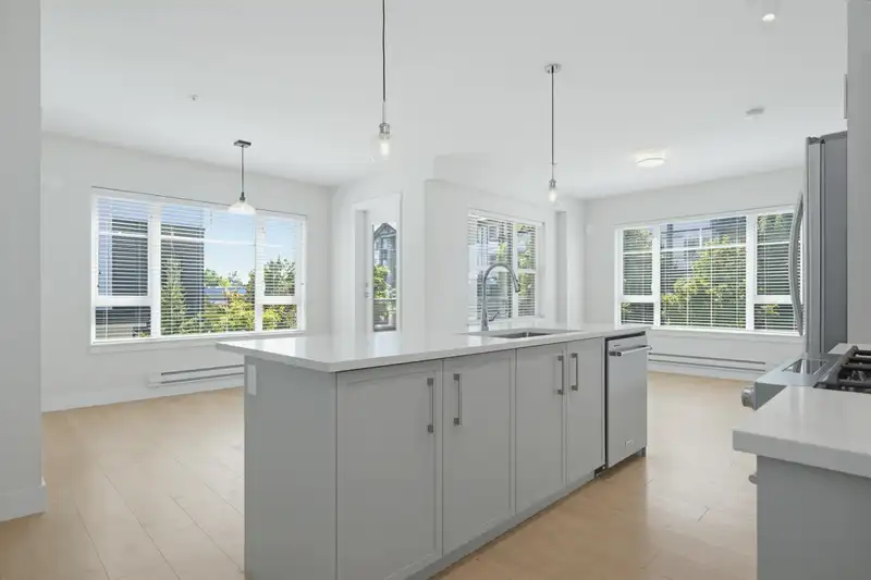 202 22136 49 AVENUE - photo 4 of 40