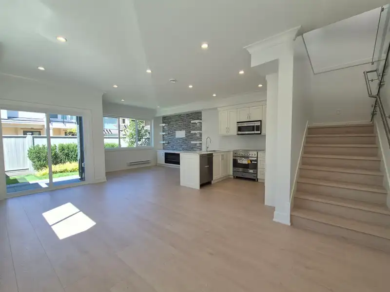 102 8233 WILLIAMS ROAD - photo 3 of 16