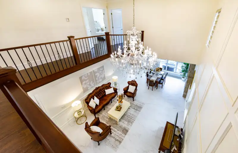 6200 GOLDSMITH DRIVE - photo 4 of 36