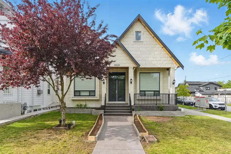 12151 66 AVENUE - photo 3 of 40