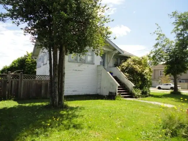 7506 19TH AVENUE - photo 3 of 11