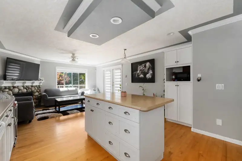 30626 CRESTVIEW AVENUE - photo 2 of 28
