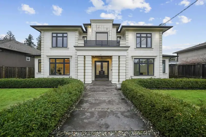 656 BLUE MOUNTAIN STREET - photo 1 of 38