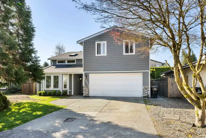20430 50 AVENUE - photo 1 of 35
