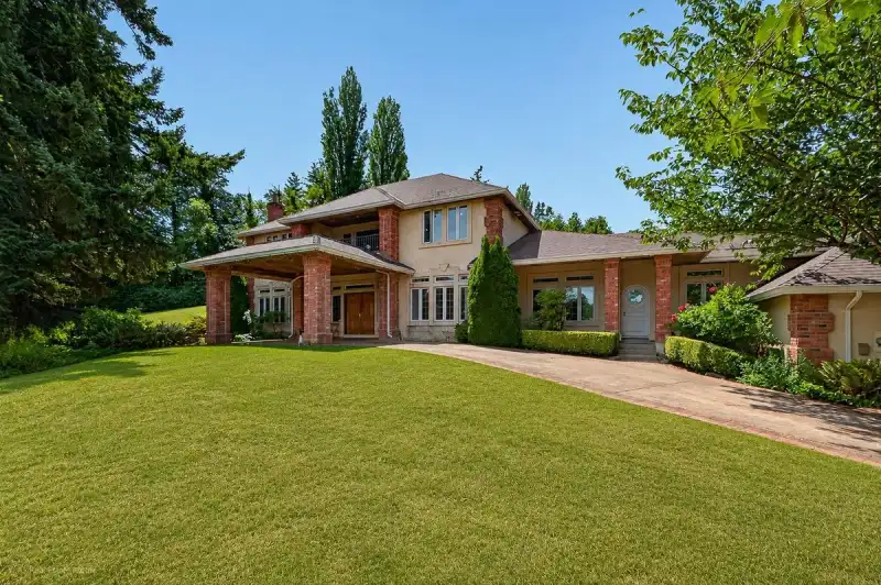 14078 31A AVENUE - photo 1 of 40