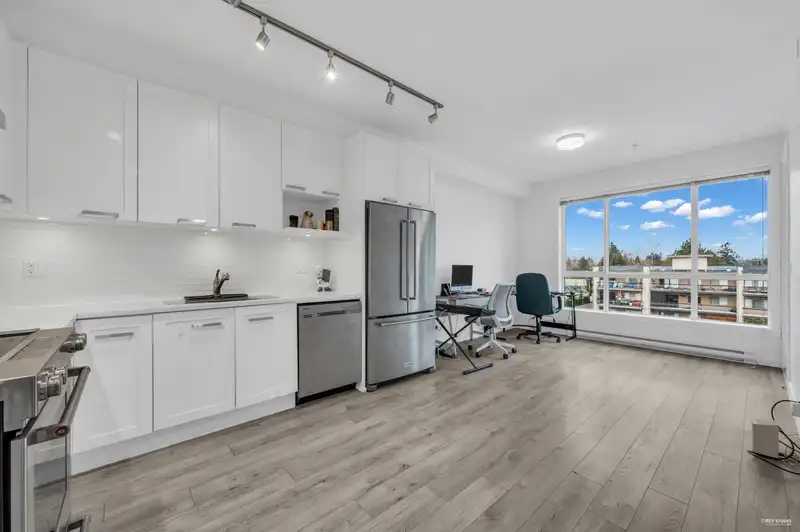316 5638 201A STREET - photo 2 of 25