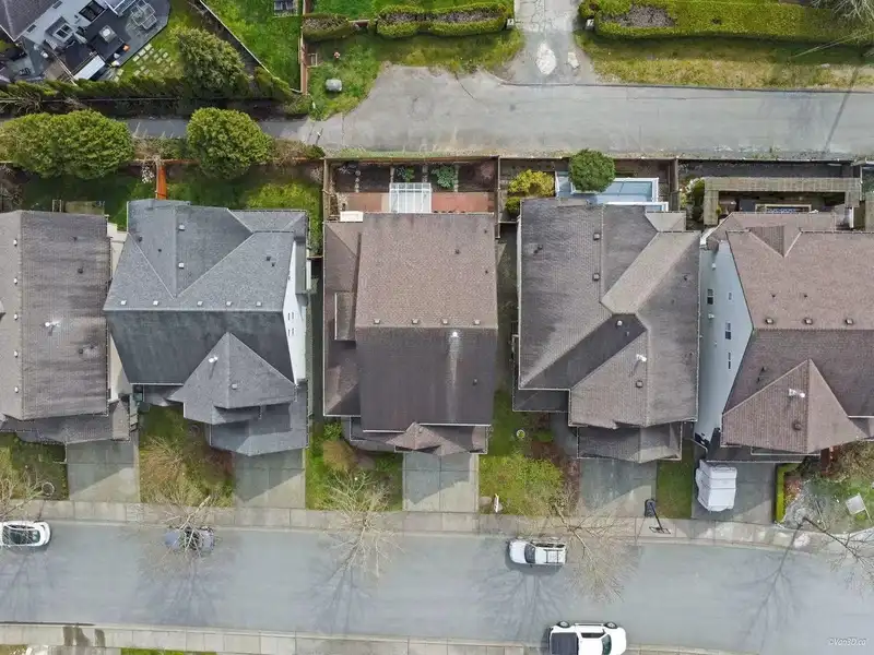 19846 69A AVENUE - photo 2 of 40