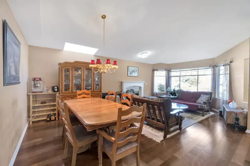 79 9208 208 STREET - photo 4 of 32