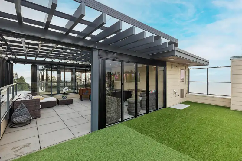 501 14022 NORTH BLUFF ROAD - photo 1 of 36