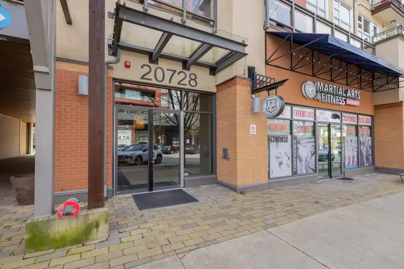 316 20728 WILLOUGHBY TOWN CENTRE DRIVE - photo 1 of 40