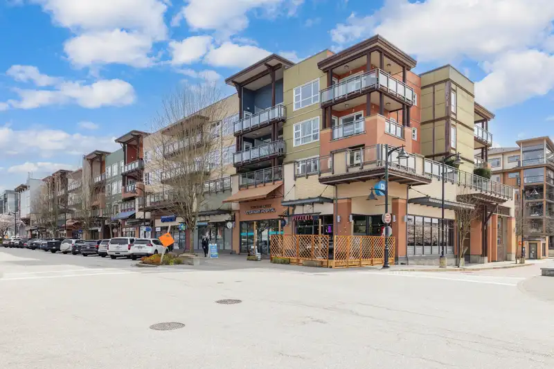 316 20728 WILLOUGHBY TOWN CENTRE DRIVE - photo 2 of 40