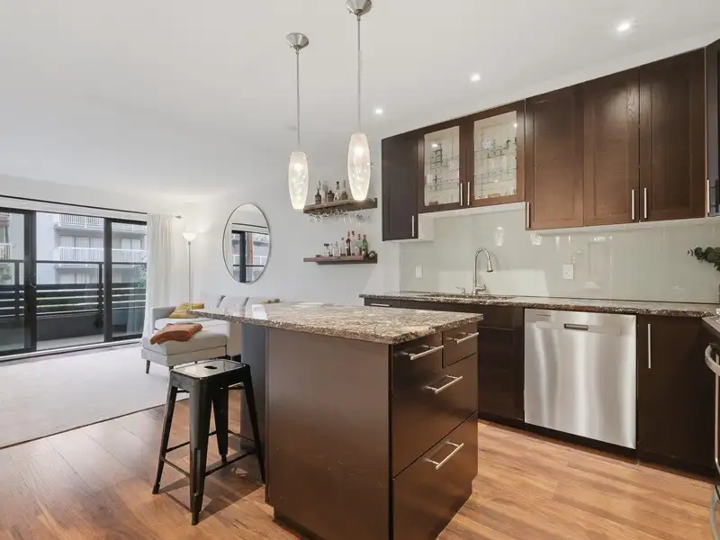 216 1549 KITCHENER STREET - photo 2 of 21