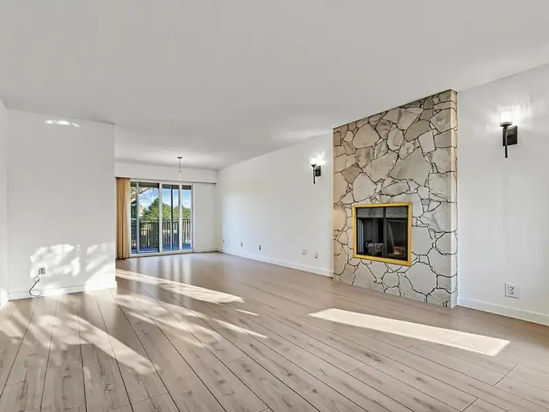 6870 6TH STREET - photo 2 of 40