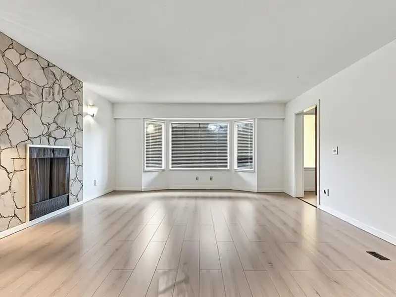 6870 6TH STREET - photo 4 of 40
