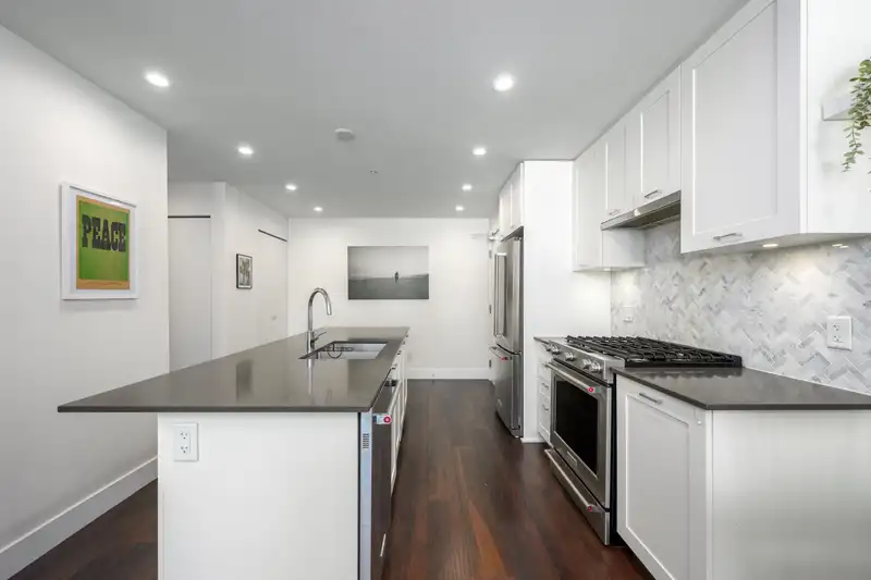 504 131 E 3RD STREET - photo 2 of 40