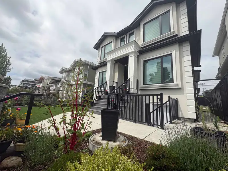 759 E 57TH AVENUE - photo 3 of 37