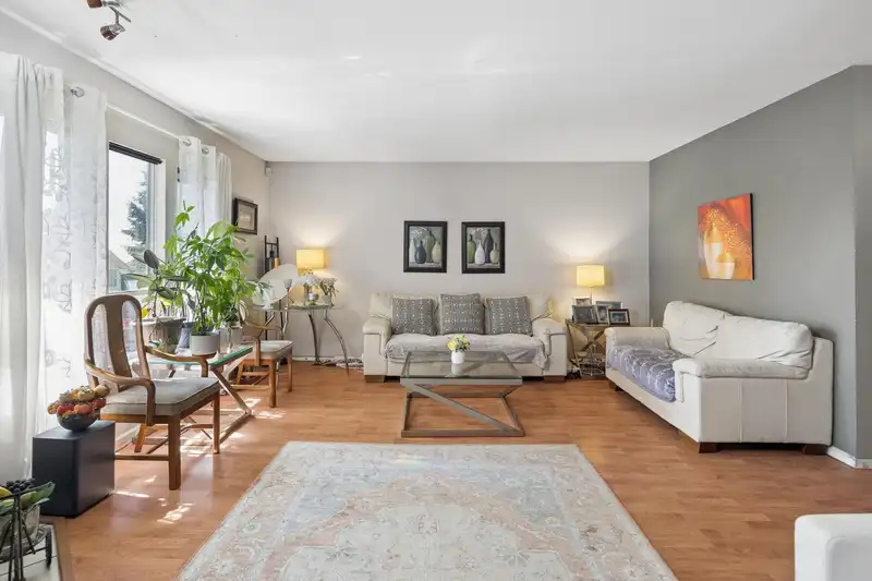 TH28 2590 PANORAMA DRIVE - photo 4 of 37