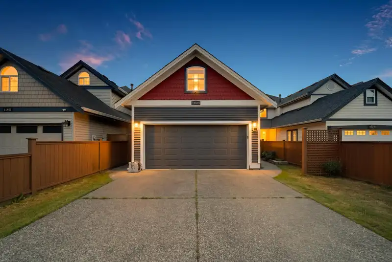 11839 DUNFORD ROAD - photo 1 of 40