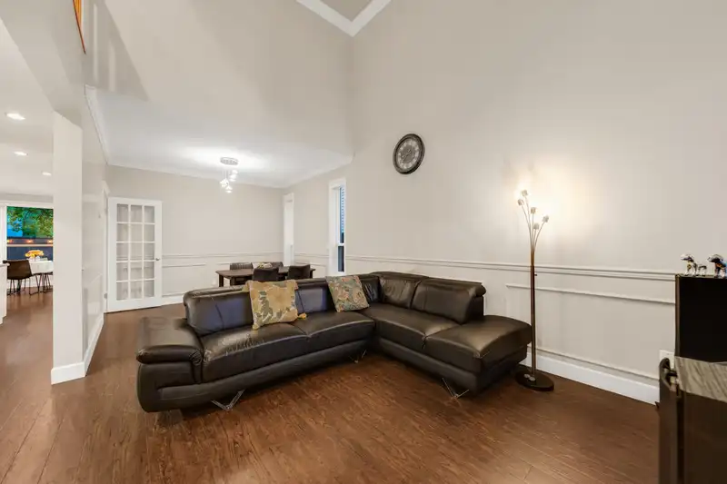 11839 DUNFORD ROAD - photo 3 of 40