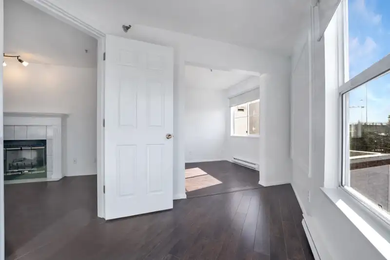 12 1328 W 73RD AVENUE - photo 3 of 27