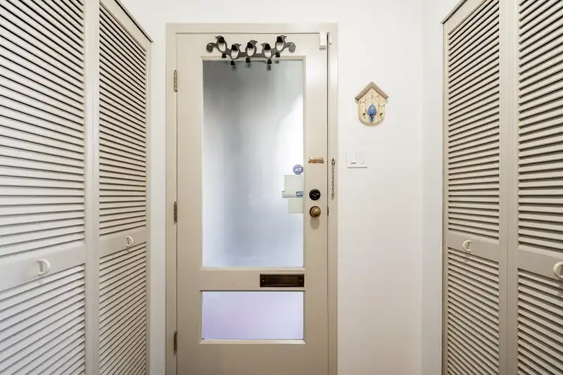 836 MILLBANK - photo 4 of 30