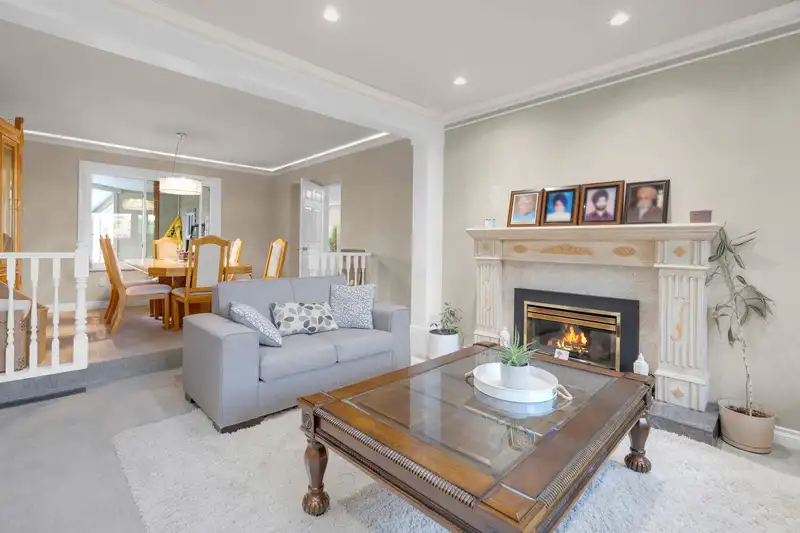 7461 123 STREET - photo 4 of 40
