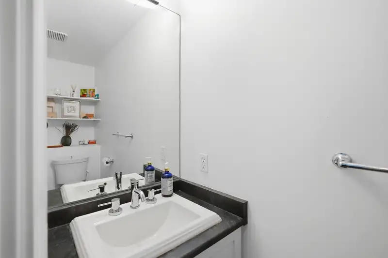 2510 W 4TH AVENUE - photo 3 of 25