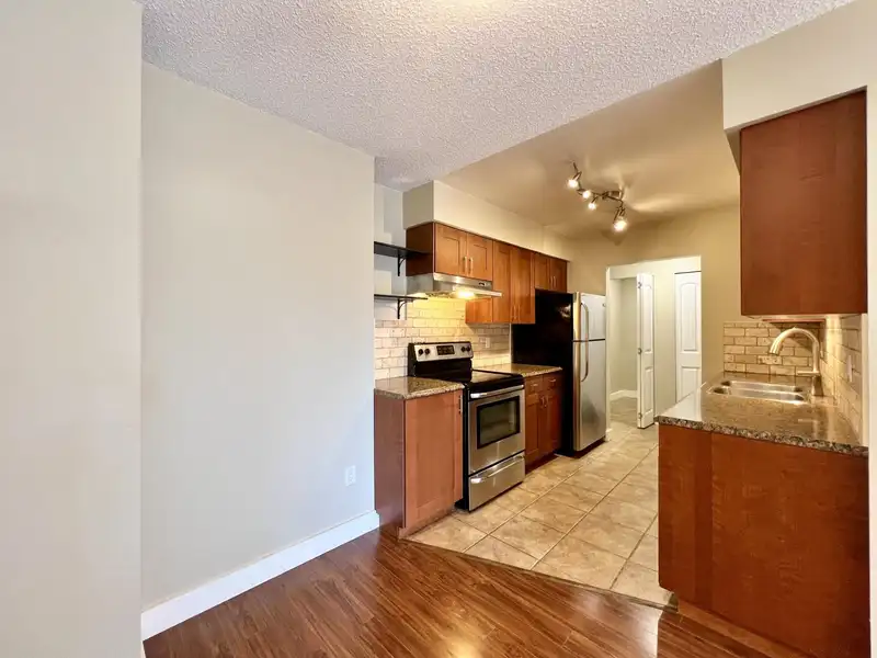 401 1210 PACIFIC STREET - photo 4 of 28