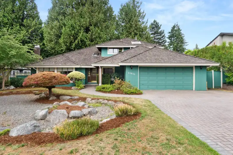 11621 SUMMIT CRESCENT - photo 1 of 40