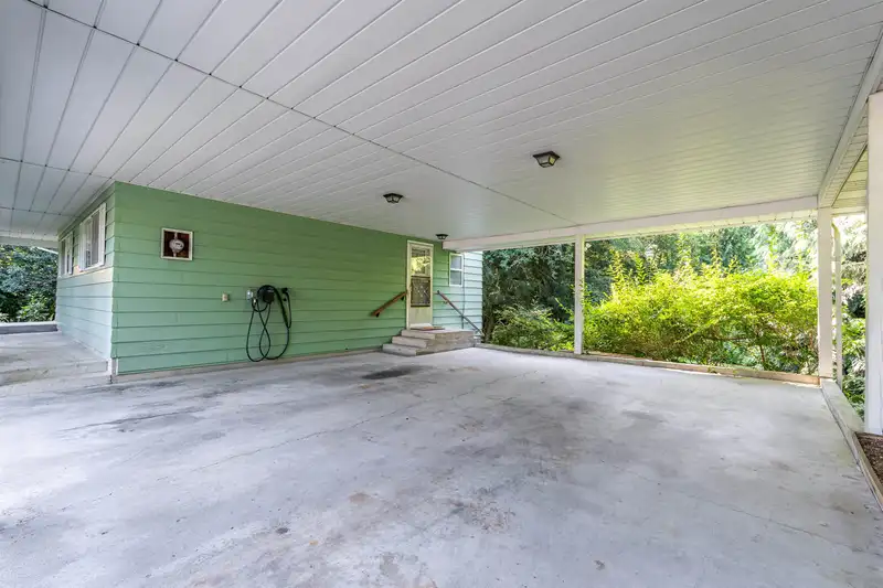 23140 136 AVENUE - photo 2 of 40