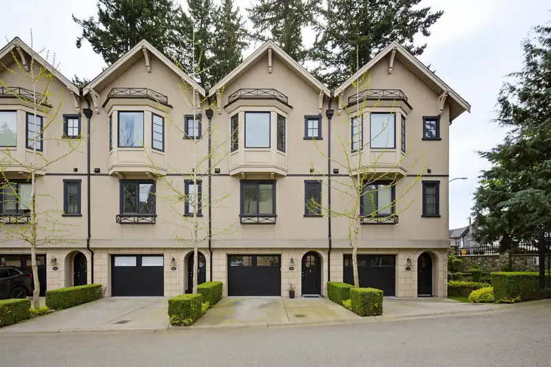 526 2580 LANGDON STREET - photo 3 of 40
