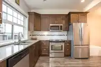 104 828 ROYAL AVENUE - thumbnail 8
