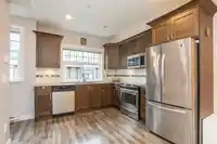 104 828 ROYAL AVENUE - thumbnail 10