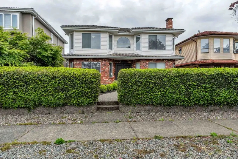 7162 GLADSTONE STREET - photo 1 of 37