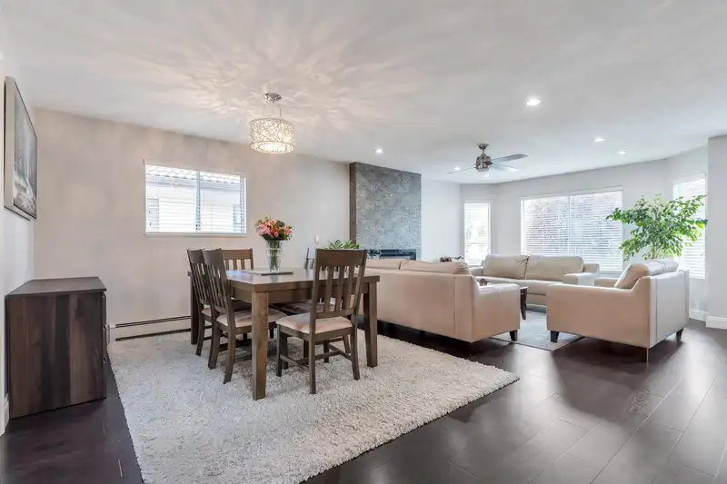 7162 GLADSTONE STREET - photo 4 of 37